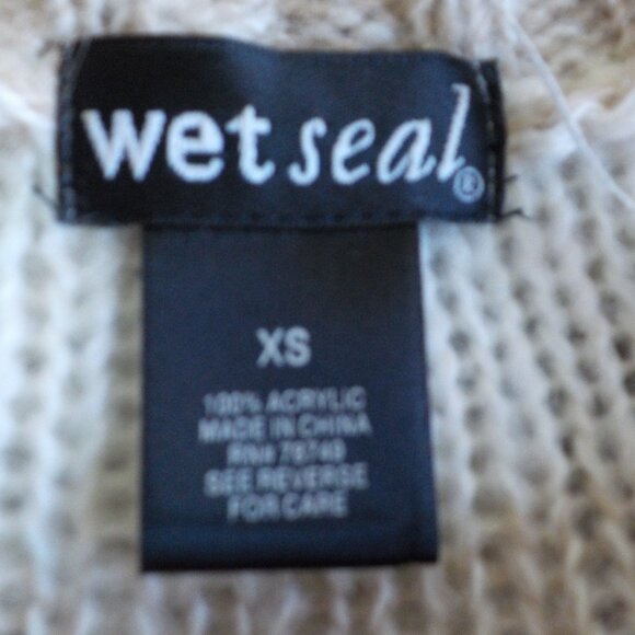 Wet Seal Sweater - Size X-Small - Lightweight -  Grey/Tan/White  (391) - Picture 4 of 6